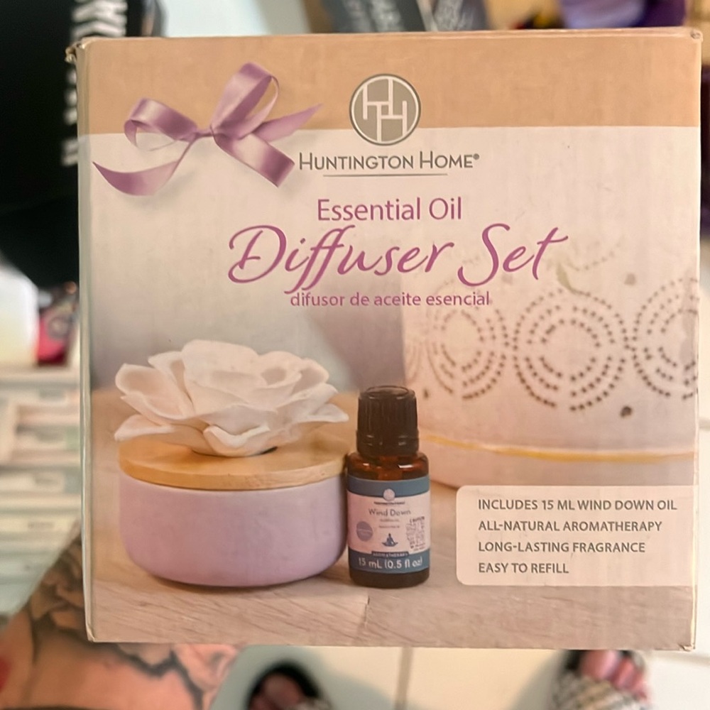 Essential oil diffuser set